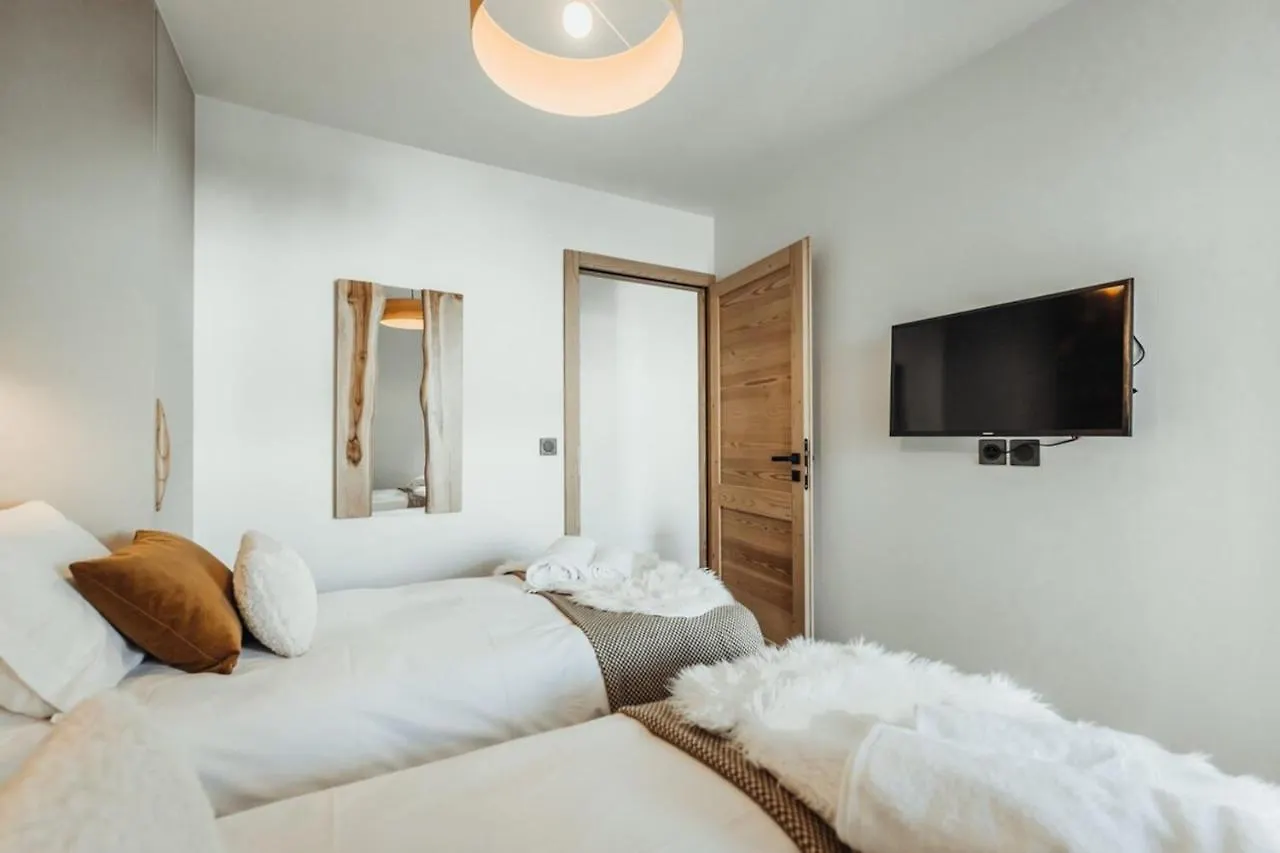 Allure Megeve 0*,  France